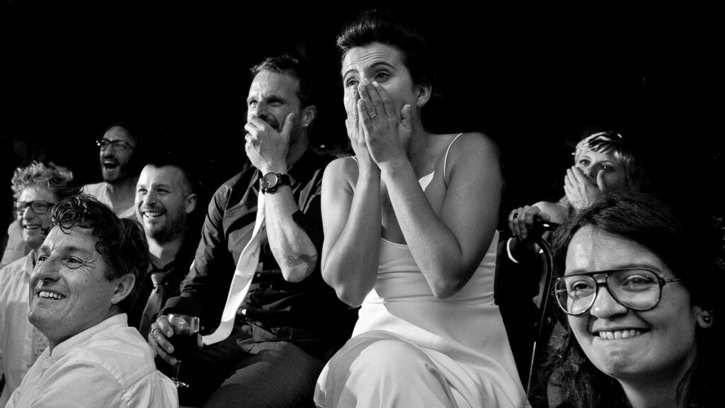 Mariée émue lors de la cérémonie de mariage au Pays Basque